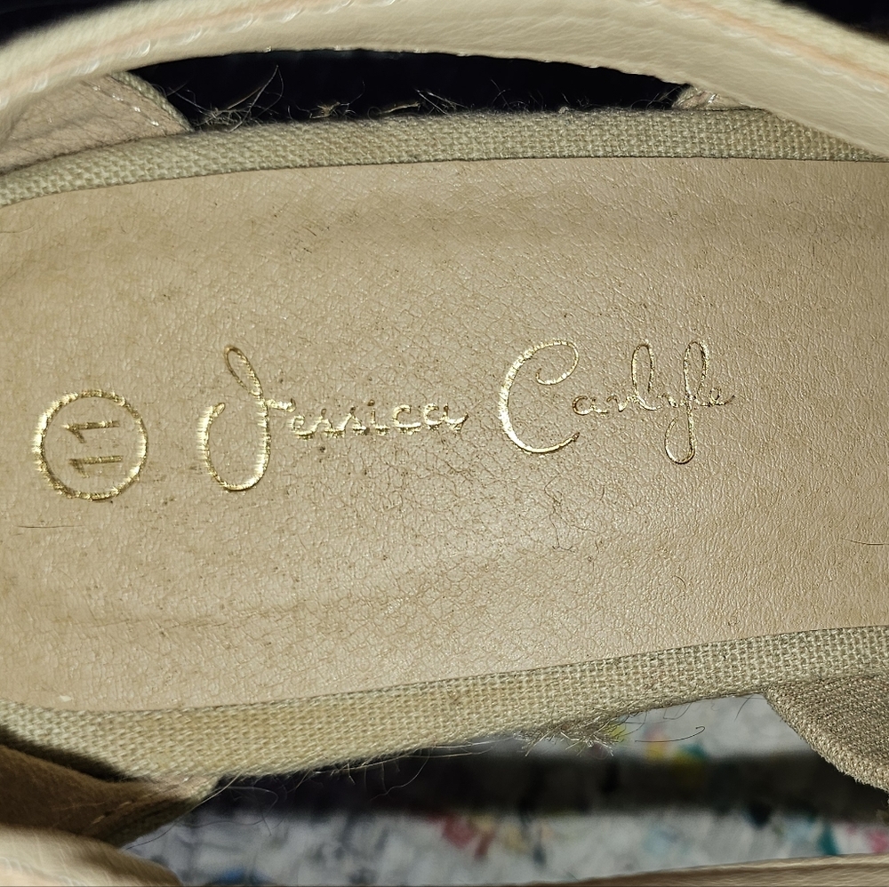 Size 11 Jessica Carlyle tarnish cream wedge